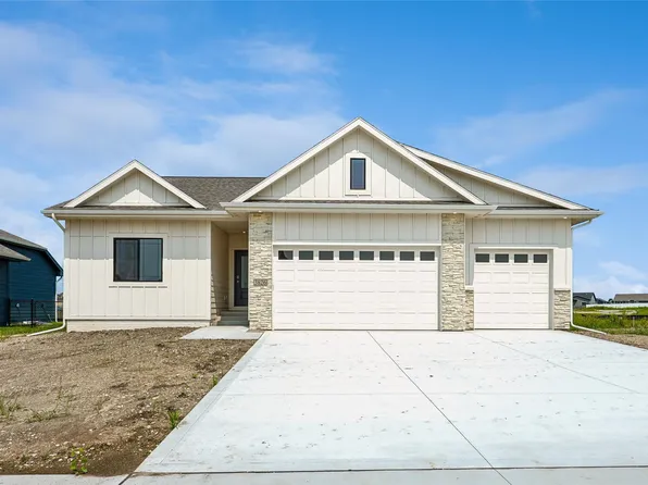 3826 NW Reinhart Dr, Ankeny, IA 50023