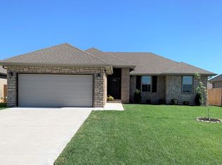 672 N Rockingham Ave, Nixa, MO 65714