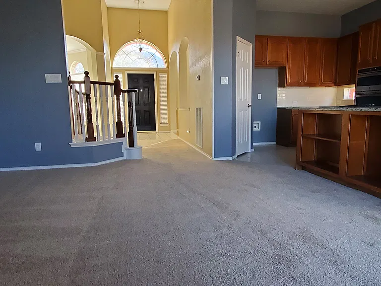 2913 Jacobson Dr — Photo 3
