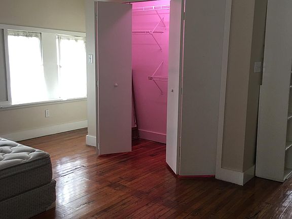 3rd image of 2510 Euclid Heights Blvd Floor 3