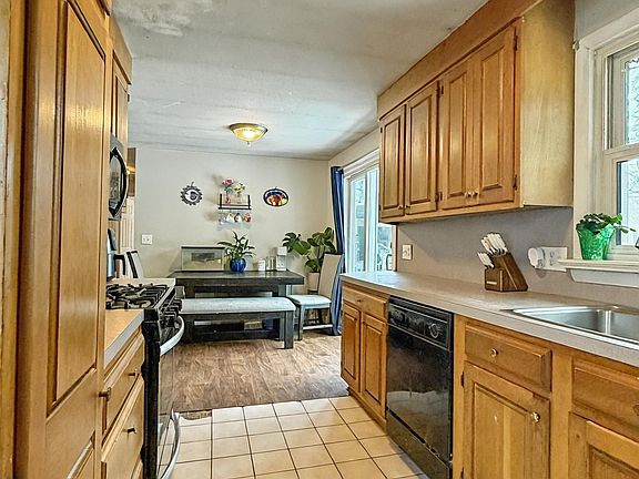 3rd image of 51 Beechwood Road