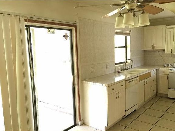 4th image of 4530 Canna Dr