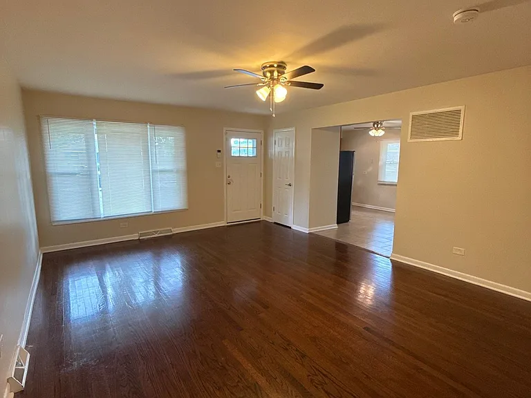 14932 Wabash Ave — Photo 3