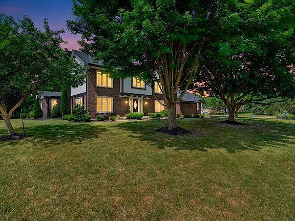3rd image of 1565 Village Walk Dr