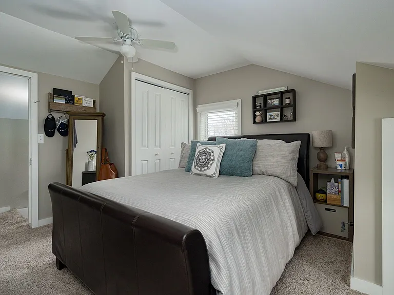 23128 Olmstead St — Photo 18