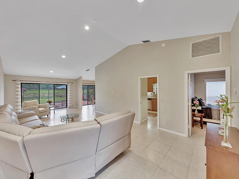 7747 Villa Nova Dr — Photo 6
