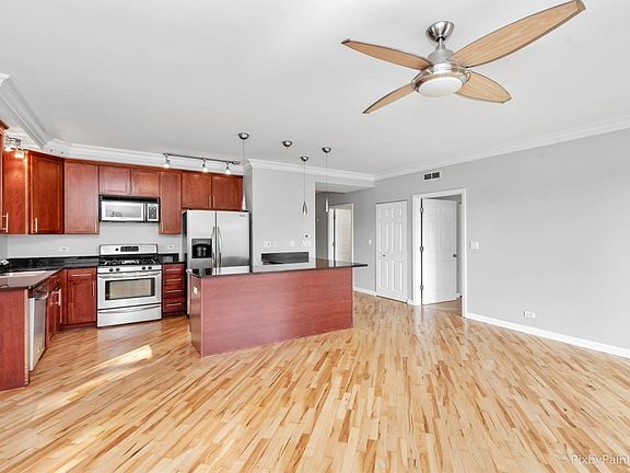 5th image of 815 N Marshfield Ave APT 304
