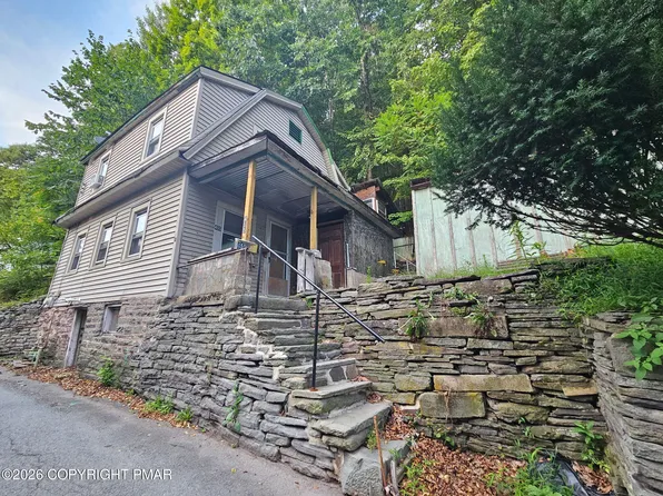 455 Riverside Dr, Honesdale, PA 18431