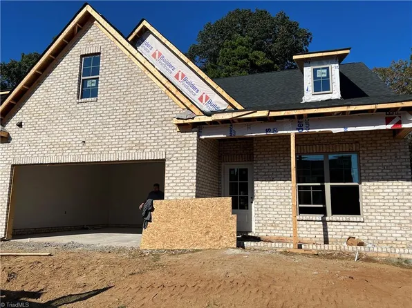 137 Lake Louise Dr, Mocksville, NC 27028