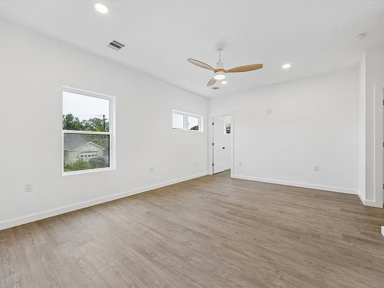 26 Wood Glen Dr — Photo 7