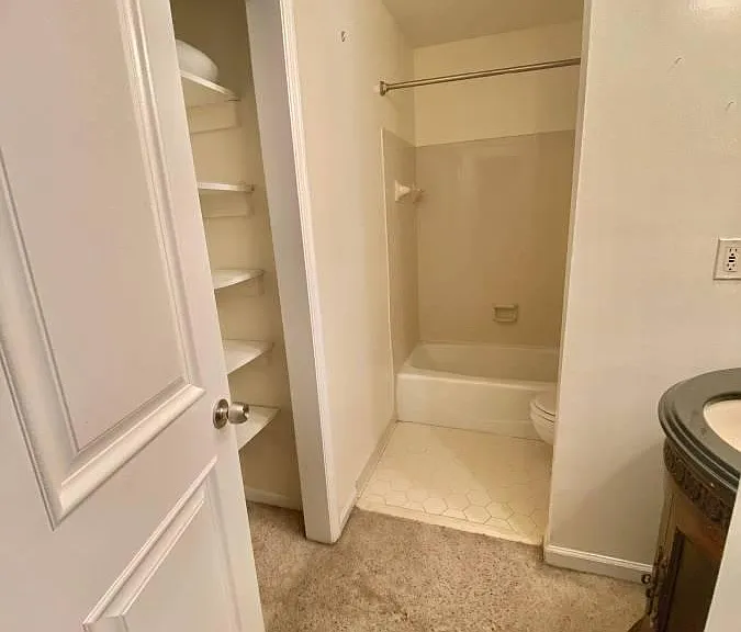 1789 Madison Ave — Photo 8