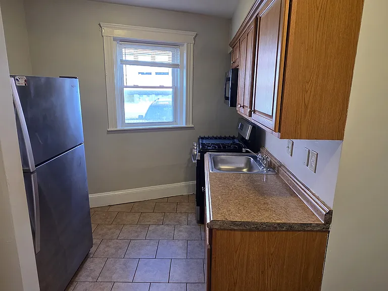 30 Franklin St #9 — Photo 2