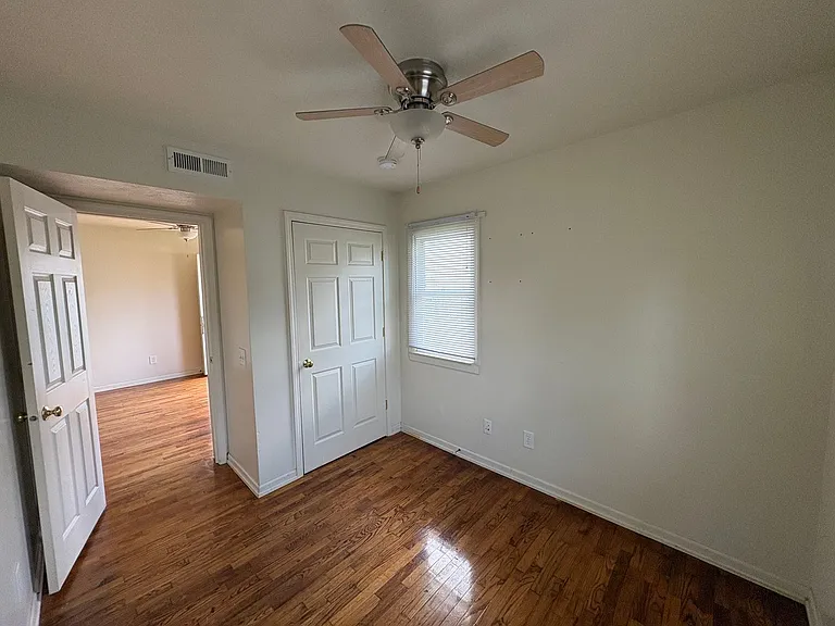2909 W John St — Photo 14