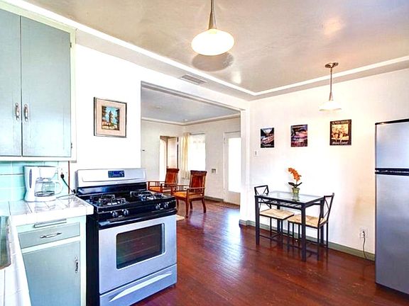 5th image of 3086 Glenhurst Ave