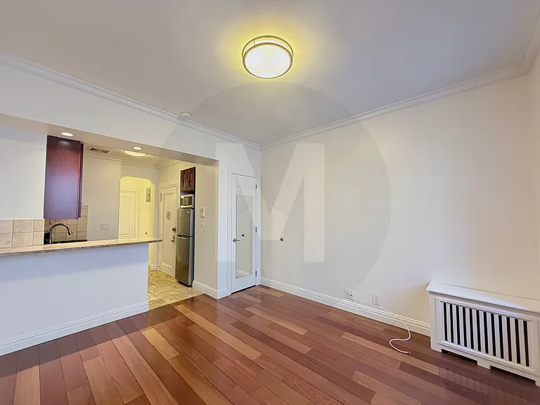 1057 1st Ave #4 — Photo 5