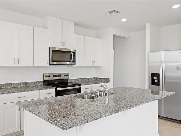 1361 Current Pl — Photo 2