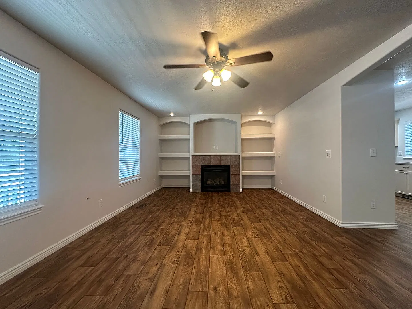 3bed 2.5bath w/bonus in great Meridian location — Photo 3