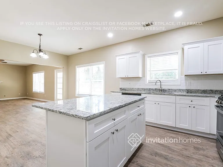 100 Barberry Ln — Photo 10