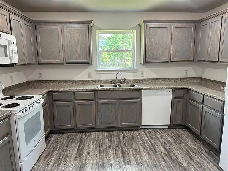 800 Sycamore St #101 — Photo 3