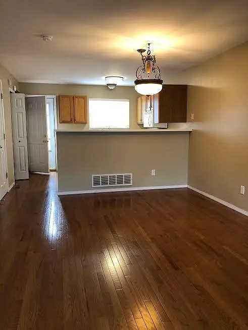 2 bed, 1425 sqft, $1,850 — Photo 2