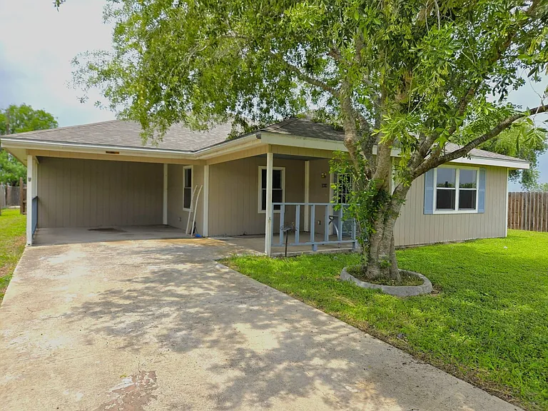 3818 Waterfall St — Photo 1