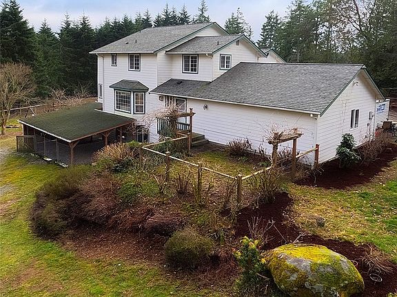 dog run and garden area 