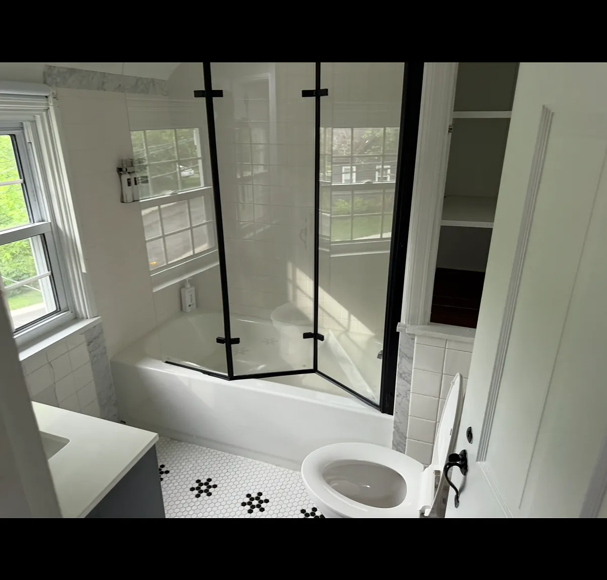 3 bed, 1350 sqft, $2,500 — Photo 3