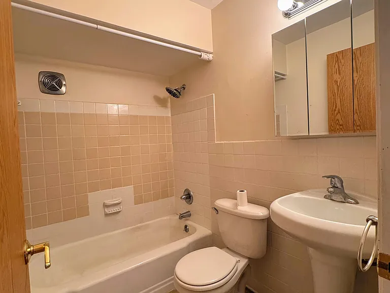 405 6th Ave SE #309 — Photo 17