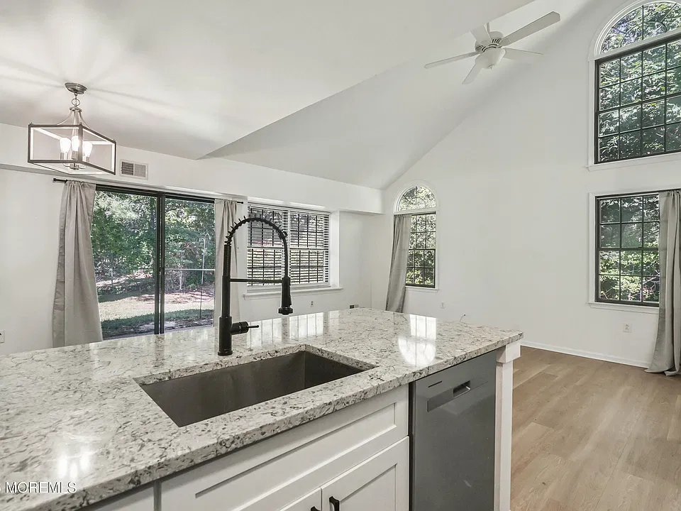 107 Westchester Dr