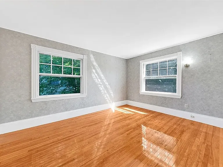 112 Church St — Photo 6