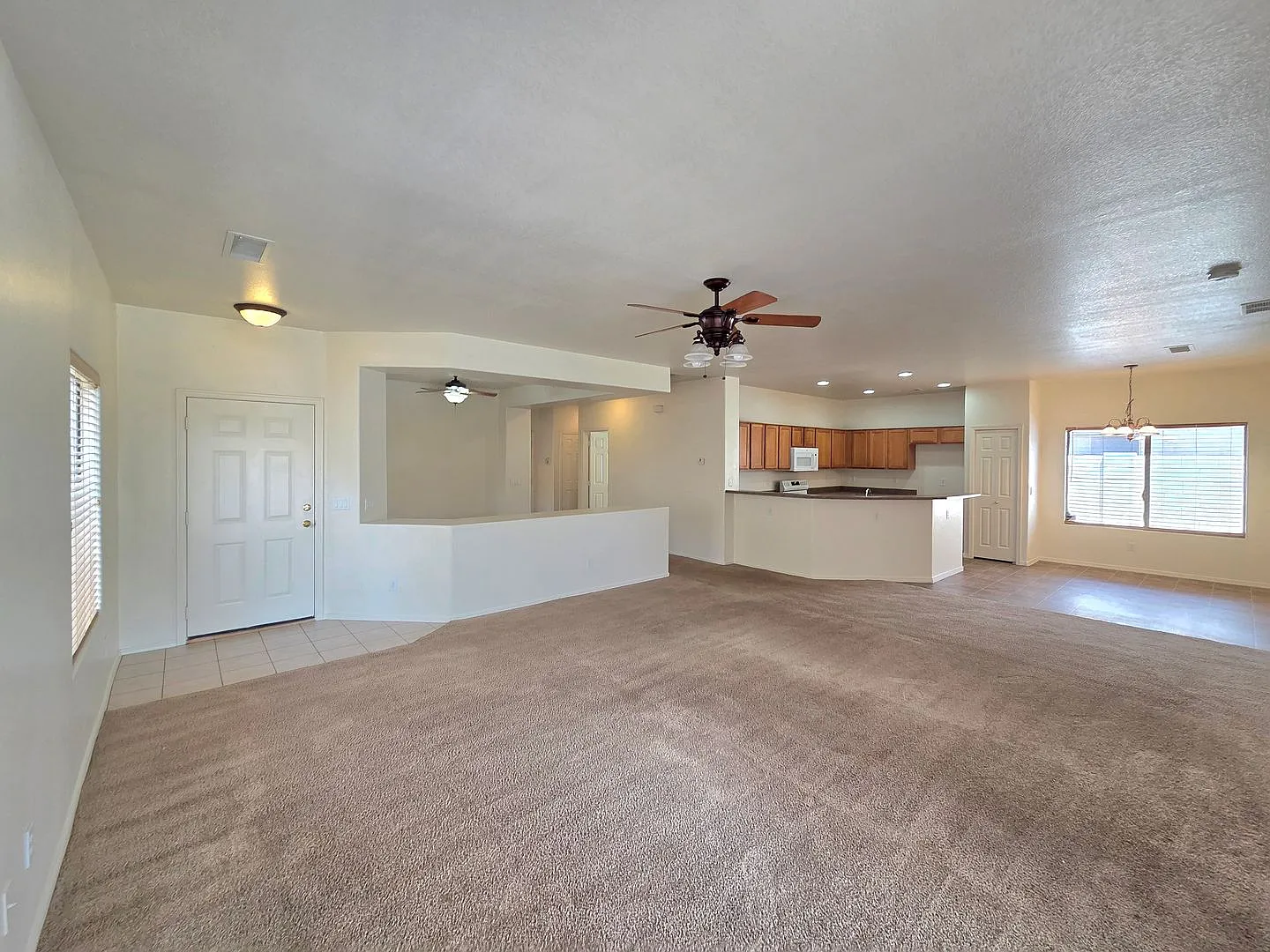 3 Bedroom/2 Bath in Avondale — Photo 4