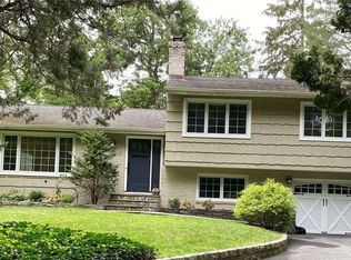 22 Dale Rd, Halesite, NY 11743