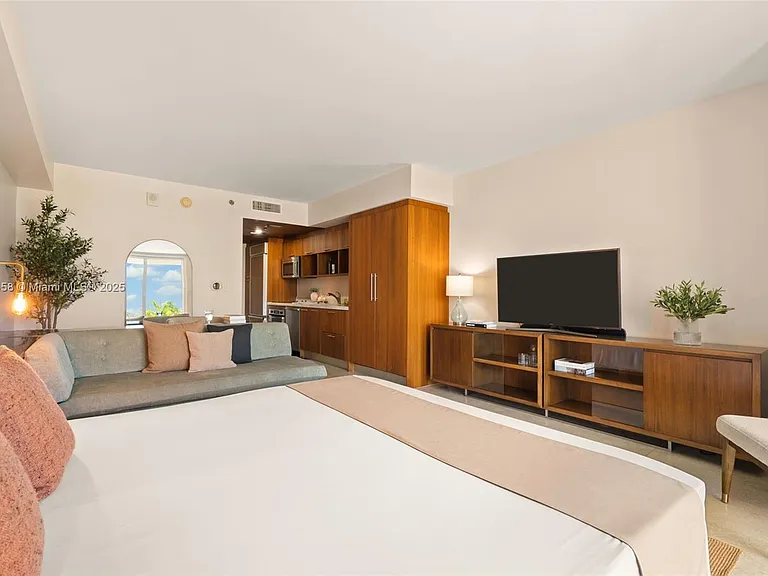 50 Biscayne Blvd #411 — Photo 4