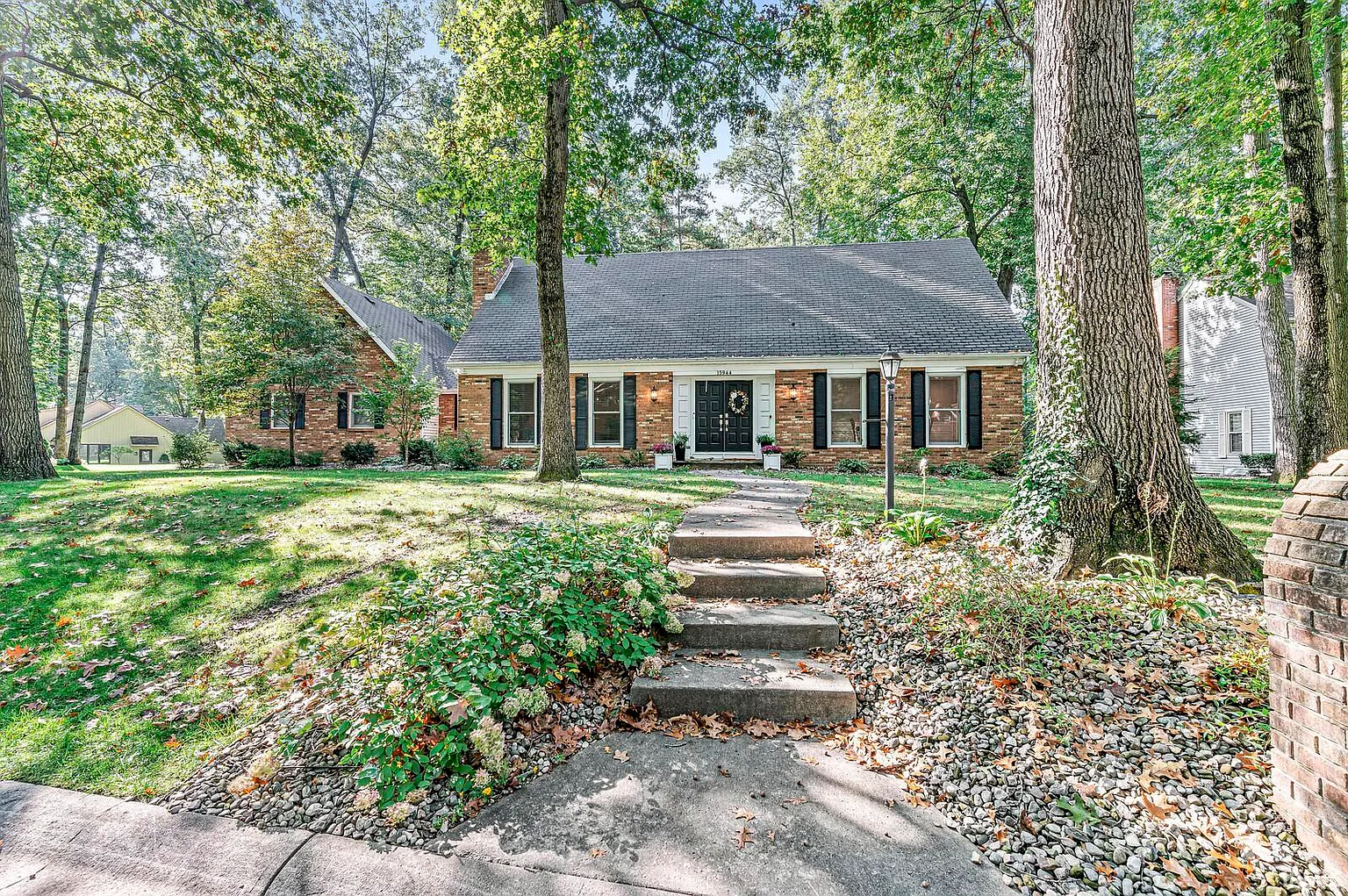 15944 Woodbourne Ct photo 1