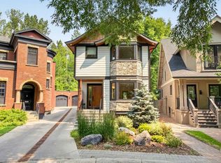 124 Garden Cres SW, Calgary, AB T2S2H9