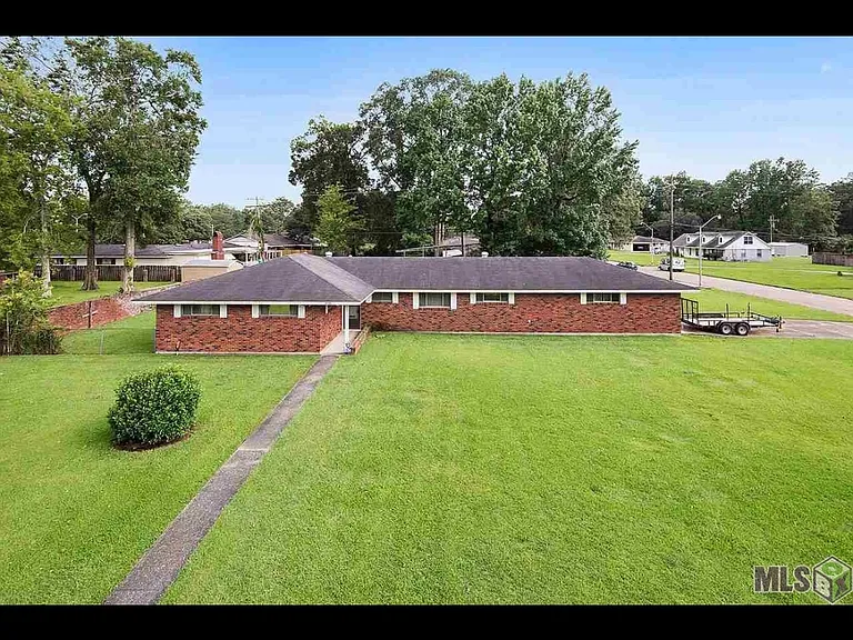 9150 Cuyhanga Pkwy — Photo 3