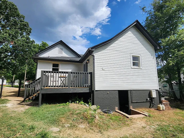 1828 Maxton Ave — Photo 4