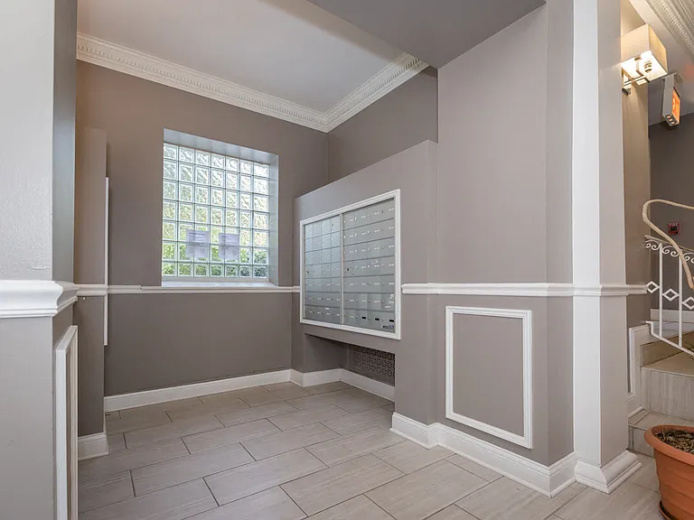 6748 N. Ashland Ave — Photo 4