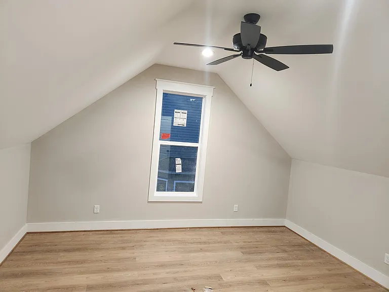 1778 Eagle Dr — Photo 2