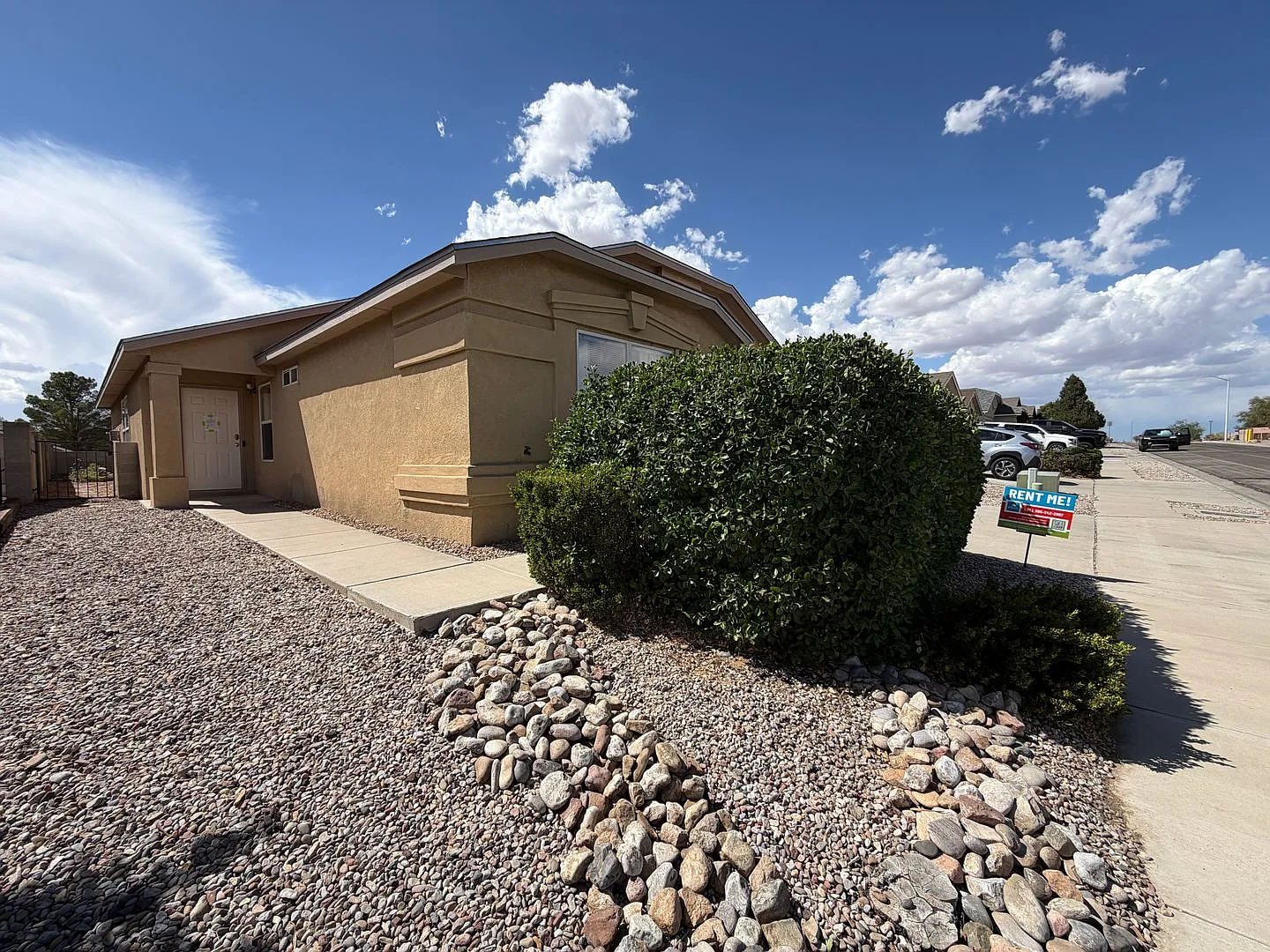 3 Bedroom Home Available Near Unser Blvd NW & McMahon Blvd NW! — Photo 3