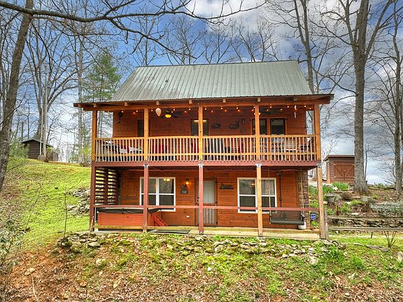 3rd image of 111 Roaring Creek Dr