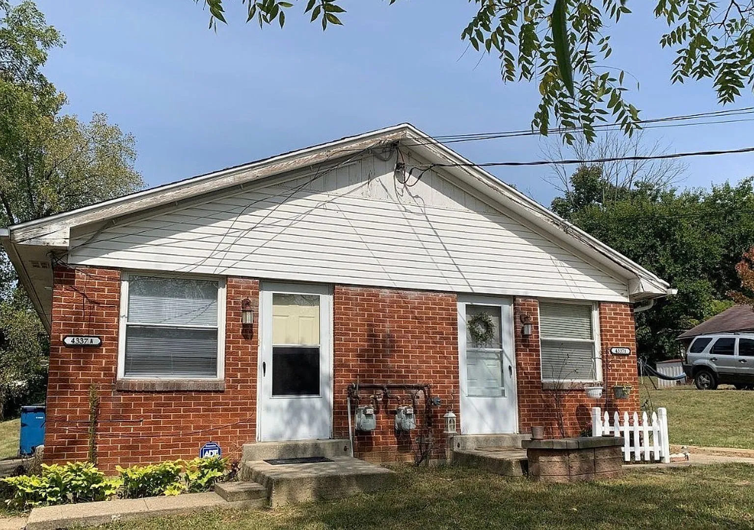 Richland4337 — Photo 1