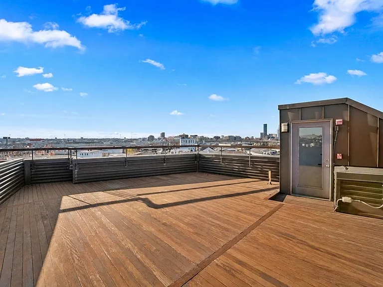 99 D St #PENTHOUSE — Photo 26