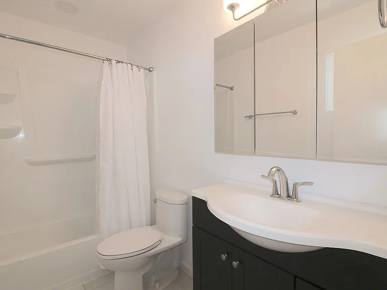 3990 Crown Point Dr — Photo 20