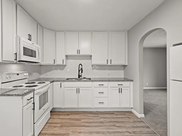 5353 Jackson Dr, Mounds View, MN 55112