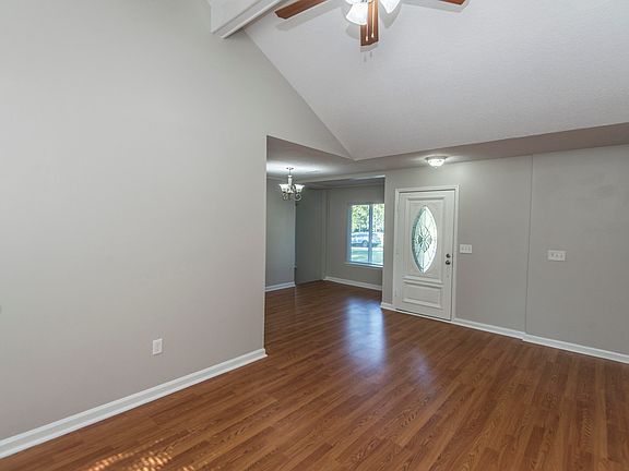 5th image of 126 Wanda Dr
