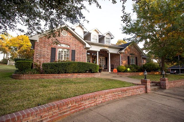 1st image of 1121 Lonnie Dr