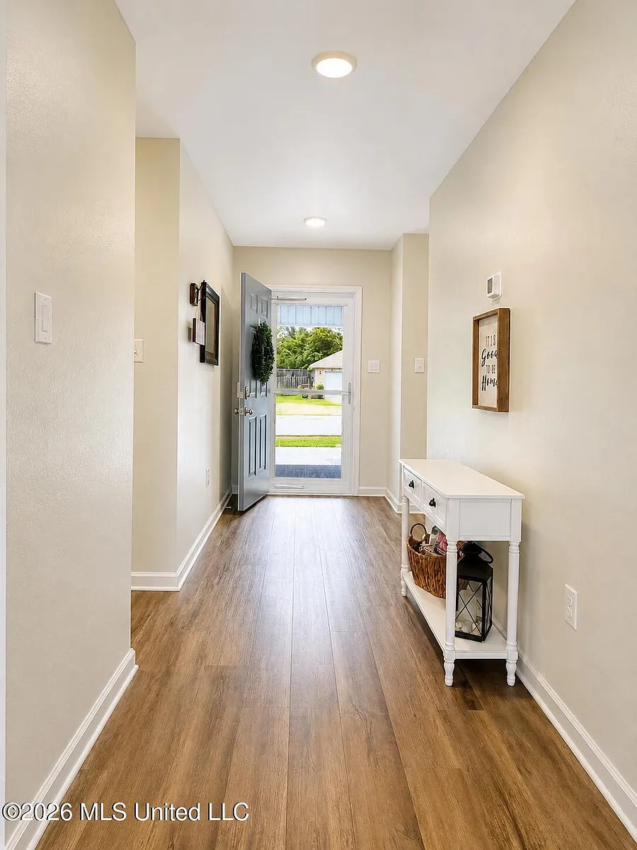 Building Photo - 9023 Bellewood Pl