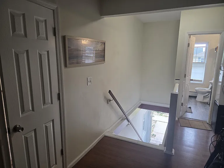 464 Roosevelt Ave #2C — Photo 2