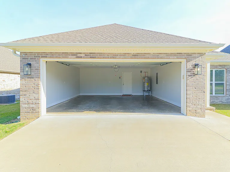 4717 Edgemont Dr — Photo 4